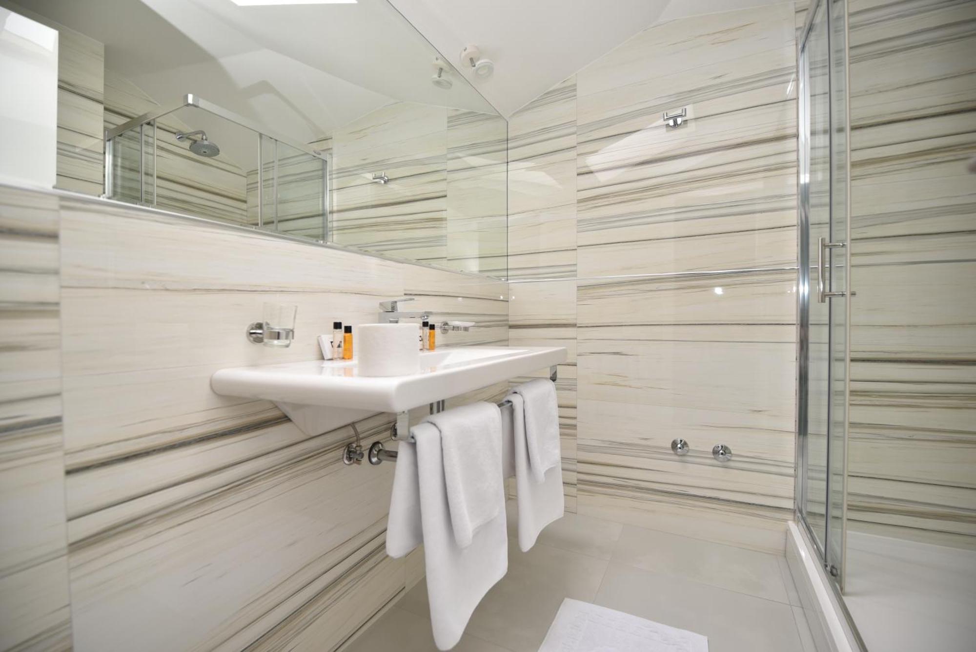 Sesto Senso Hotel เทรบินเย ภายนอก รูปภาพ