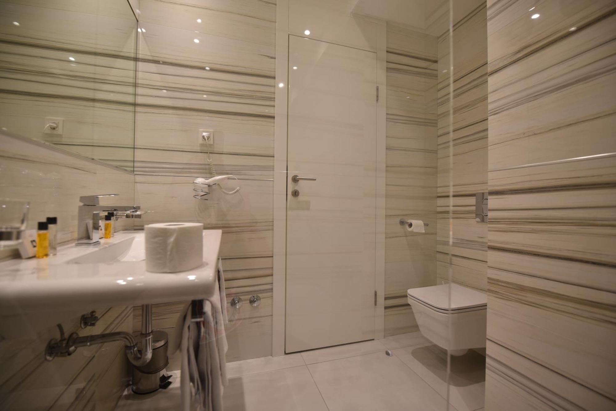 Sesto Senso Hotel เทรบินเย ภายนอก รูปภาพ