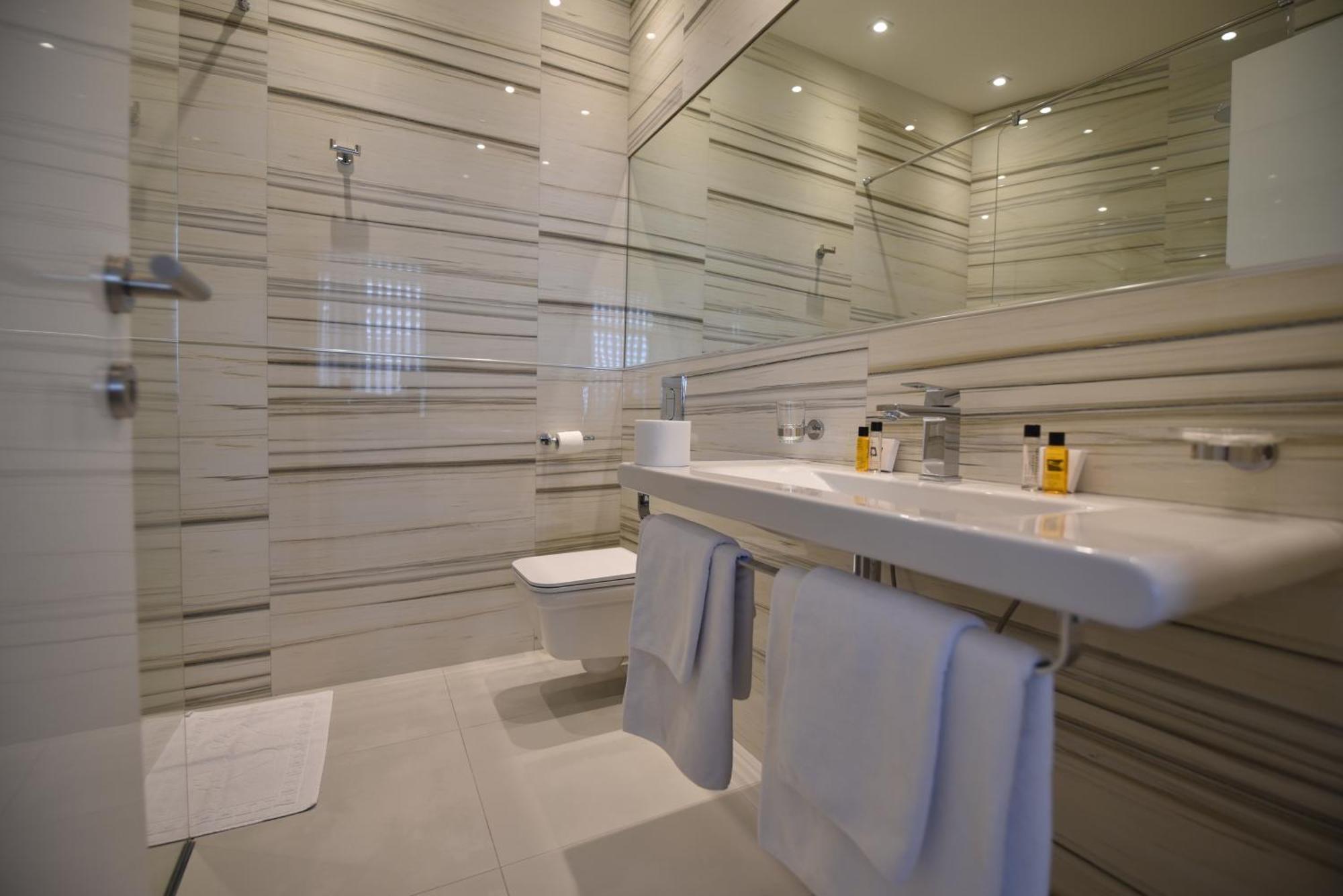 Sesto Senso Hotel เทรบินเย ภายนอก รูปภาพ