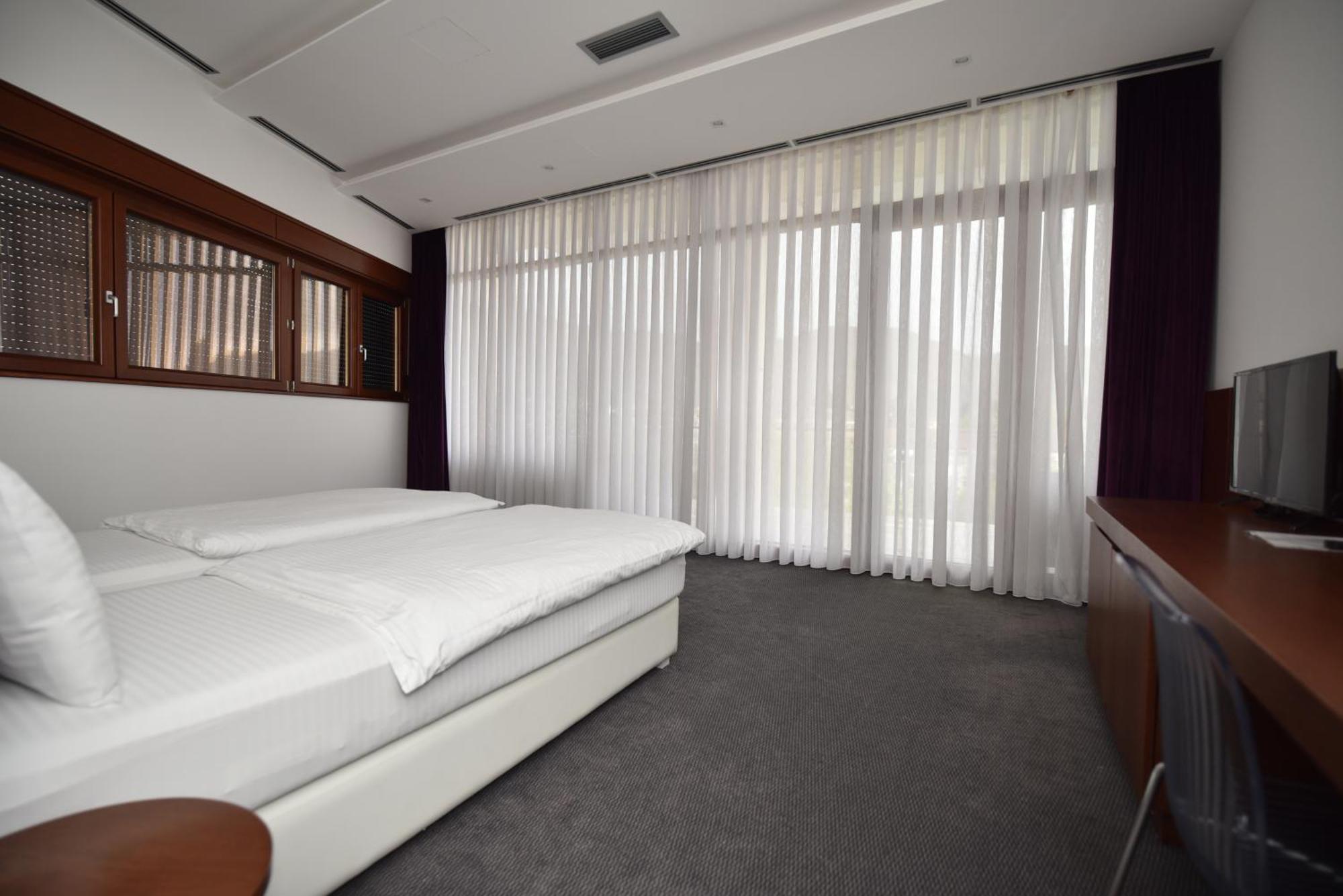 Sesto Senso Hotel เทรบินเย ภายนอก รูปภาพ