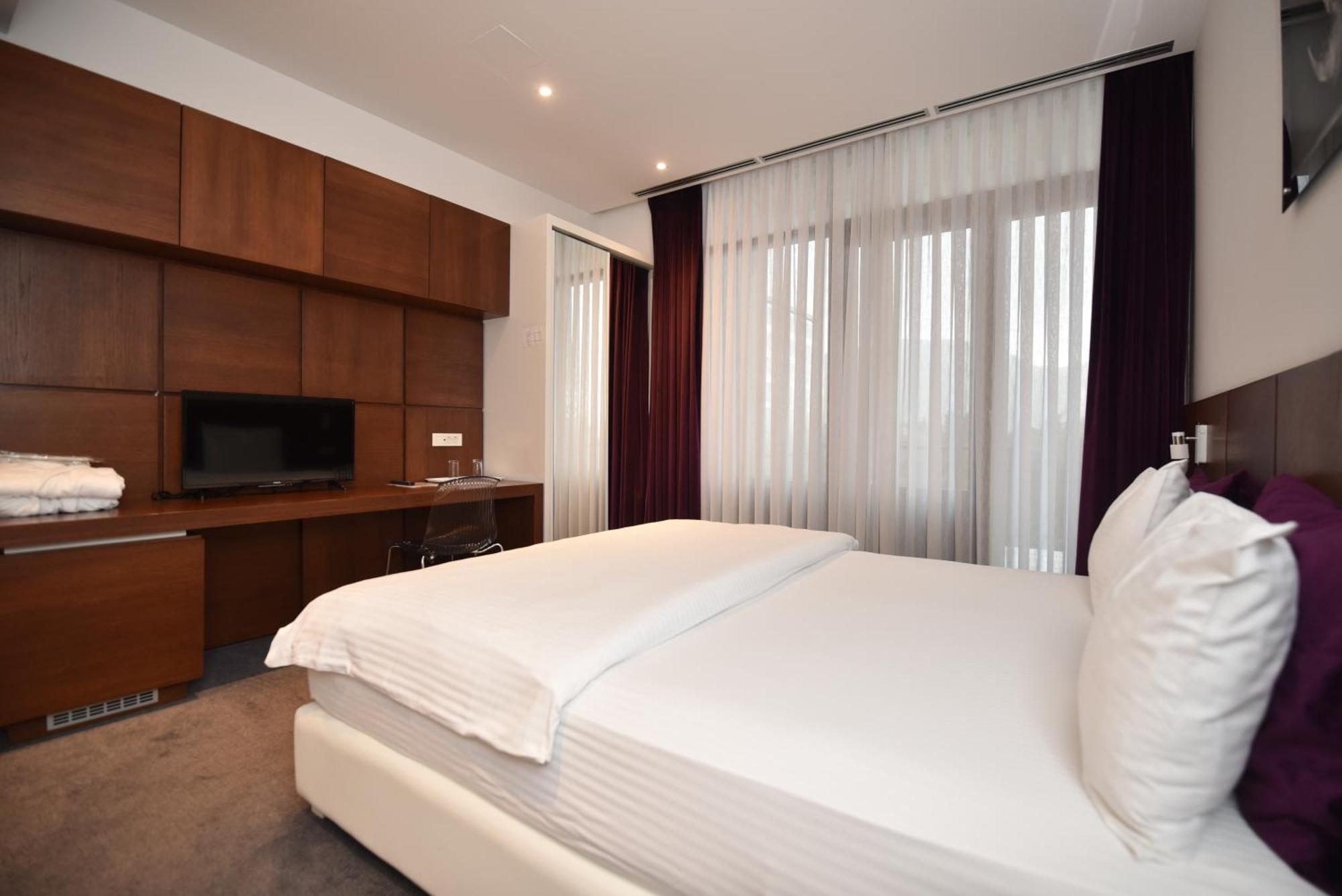 Sesto Senso Hotel เทรบินเย ภายนอก รูปภาพ